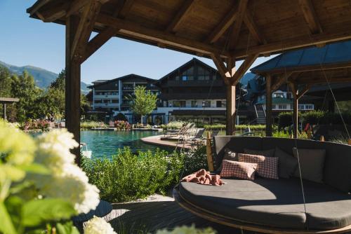 สระว่ายน้ำ, Neuhaus Zillertal Resort in มายร์โฮเฟน