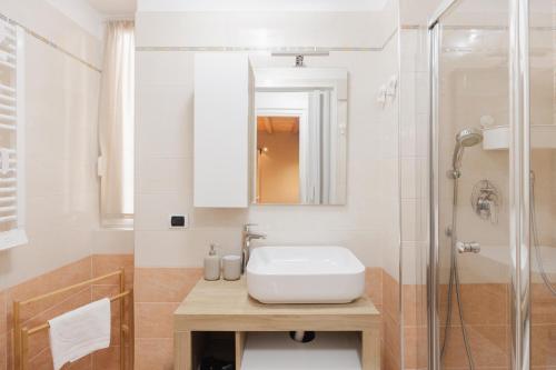 GoHost - Bright, Quiet and Cozy Loft, Rozzano (foto 9)