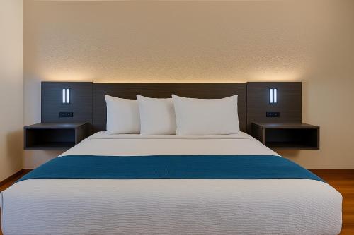 1 queen bed