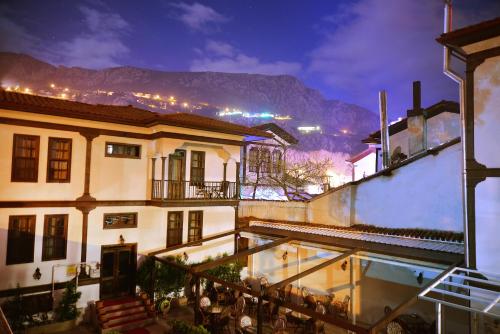 Uluhan Hotel - image 10