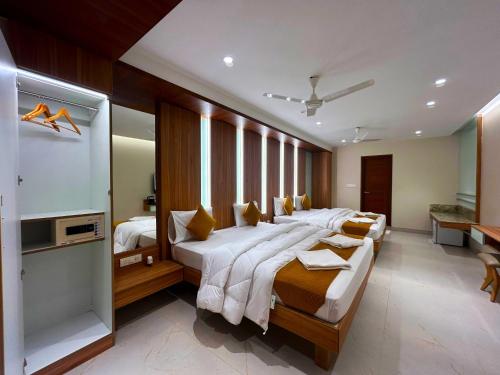 THE PARADISE KINGDOM in 甘吉布勒姆