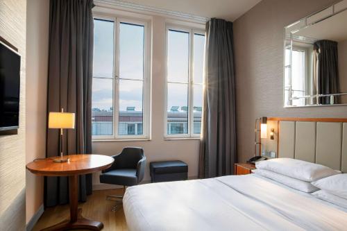 Hilton Cologne Room Type - Queen Room