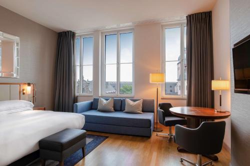 room detail thumbnail 1