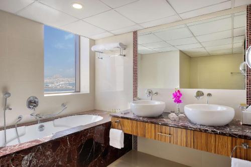 room detail thumbnail 2