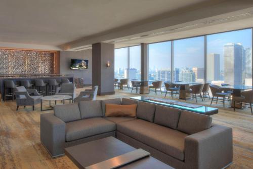 Executive King Room image 2