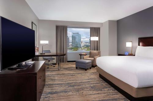 Executive King Room image 3