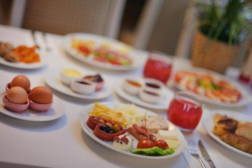 Uluhan Hotel - image 3