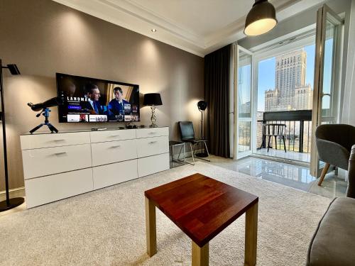 TOP CLASS metro fast WiFi 100 Mbs 70’TV Netflix HBO Max Disney+ AppleTV+, Varsovie