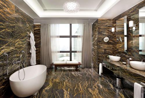 Fürdőszoba, Hilton Kyiv in Kijev