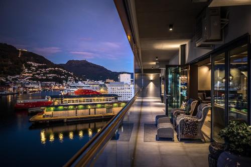 Exclusive Penthouse with Bryggen Views I MUST SEE Exclusive Penthouse with Bryggen Views I MUST SEE