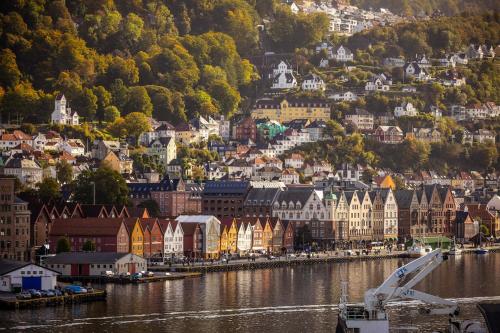 Exclusive Penthouse with Bryggen Views I MUST SEE Exclusive Penthouse with Bryggen Views I MUST SEE