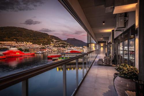 Exclusive Penthouse with Bryggen Views I MUST SEE Exclusive Penthouse with Bryggen Views I MUST SEE