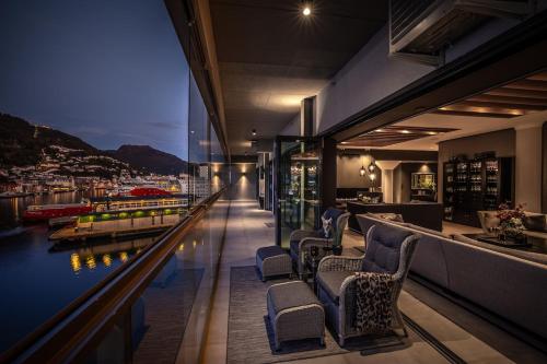 Exclusive Penthouse with Bryggen Views I MUST SEE Exclusive Penthouse with Bryggen Views I MUST SEE