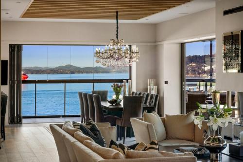 Exclusive Penthouse with Bryggen Views I MUST SEE Exclusive Penthouse with Bryggen Views I MUST SEE