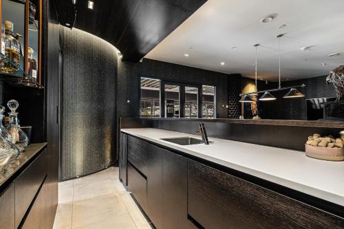 Exclusive Penthouse with Bryggen Views I MUST SEE Exclusive Penthouse with Bryggen Views I MUST SEE