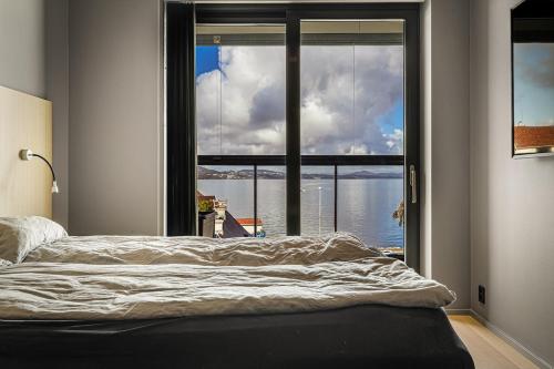 Exclusive Penthouse with Bryggen Views I MUST SEE Exclusive Penthouse with Bryggen Views I MUST SEE