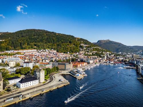 Exclusive Penthouse with Bryggen Views I MUST SEE Exclusive Penthouse with Bryggen Views I MUST SEE