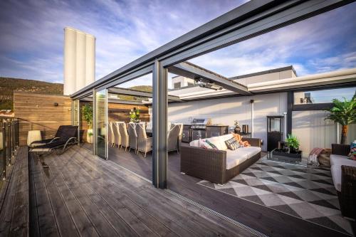 Exclusive Penthouse with Bryggen Views I MUST SEE Exclusive Penthouse with Bryggen Views I MUST SEE