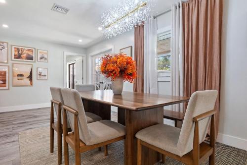 Heated Pool, Pet friendly,Dunedin Beach Gem in Palm Harbor, USA