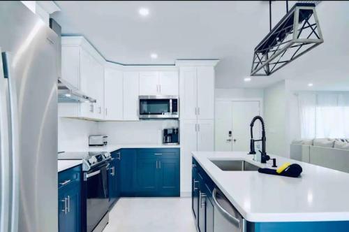 Heated Pool, Pet friendly,Dunedin Beach Gem in Palm Harbor, USA