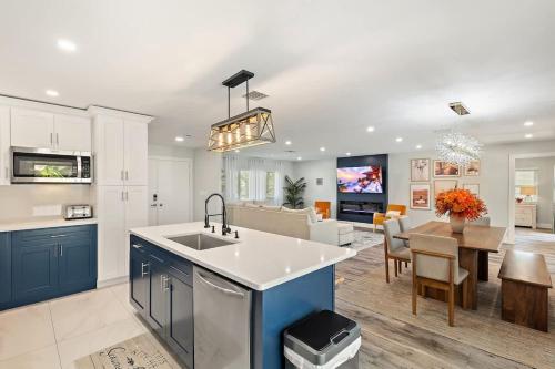 Heated Pool, Pet friendly,Dunedin Beach Gem in Palm Harbor