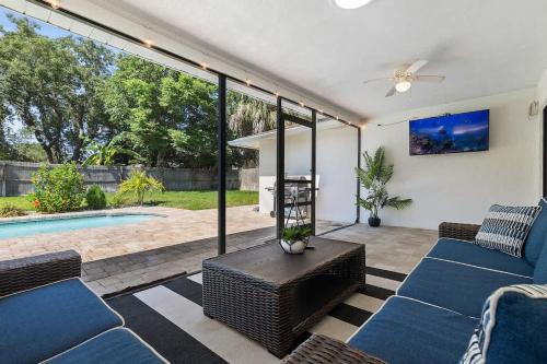 Heated Pool, Pet friendly,Dunedin Beach Gem in Palm Harbor