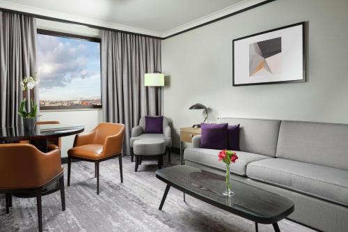 King Executive Suite