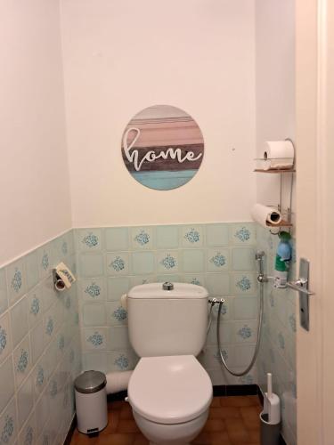 F2 Cozy near City Center and Train Station