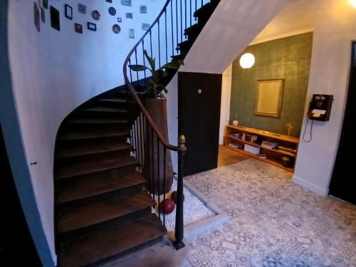 2 bedrooms, 3 beds