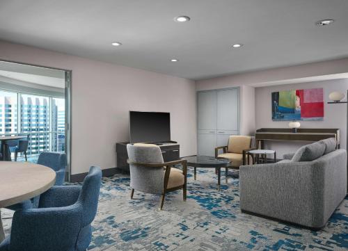 Hilton San Jose Room Type - Luxury One-Bedroom King Suite 