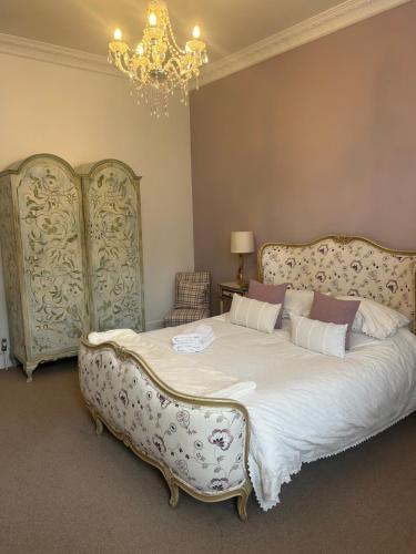 Lovely 1 bed flat in Victorian house 300m seafront 2