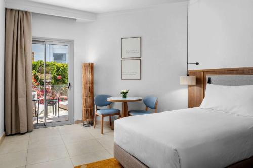2 twin beds