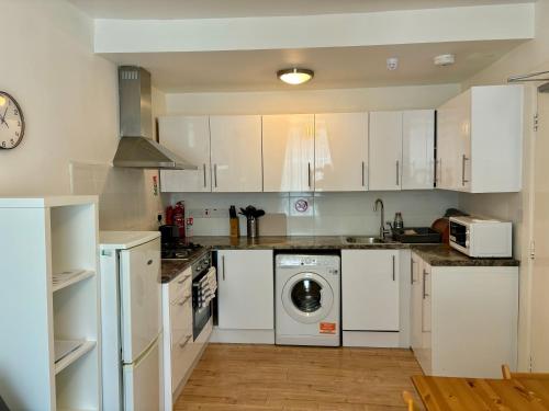 Edinburgh Central Apartment - image 8