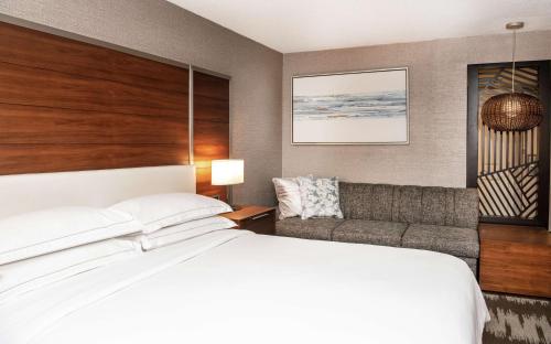 King Room image 6