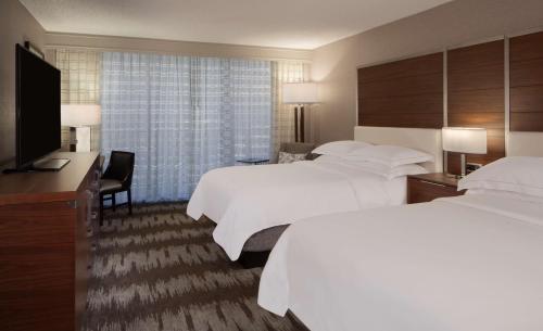 Double Room with Two Double Beds image 6
