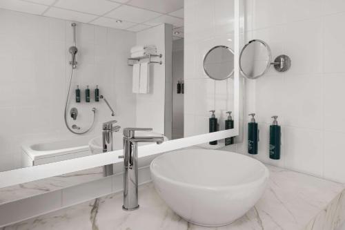 Hilton Vienna Danube Waterfront - main image