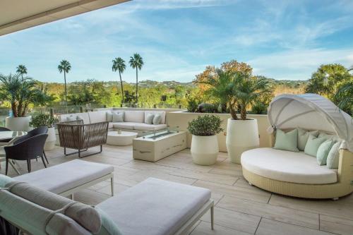 Waldorf Astoria Beverly Hills by Hilton Room Type - Villa with Terrace