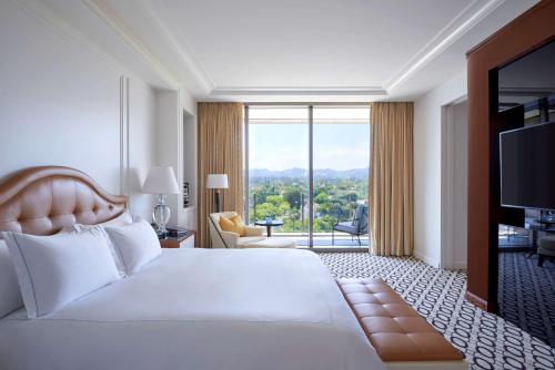 Waldorf Astoria Beverly Hills - image 10