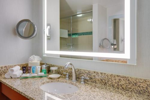 Crowne Plaza Dulles Airport by IHG in Herndon, USA