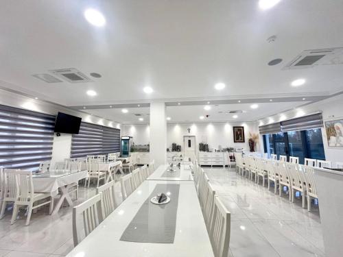 Pub/Lounge, CASA della FIAMMA D'AMORE di MARIA in Bijakovici