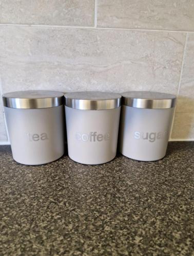 Spacious 3-Bed Home -Private Garden Bbq & Parking Spacious 3-Bed Home -Private Garden Bbq & Parking