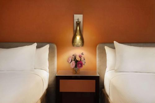 2 double beds