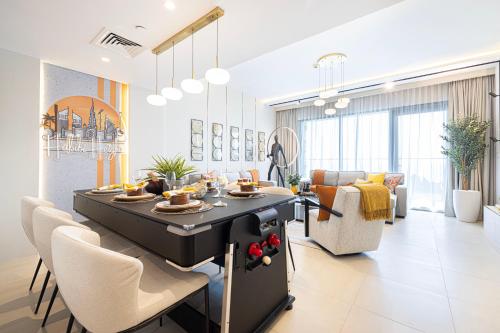 Elite 4 Bedroom Luxury Apartment, Burj Khalifa View, Opposite Dubai Mall, Infinity Swimming Pool, Дубай (фото 7)