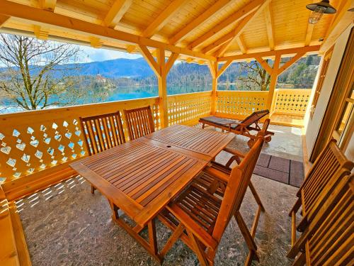ระเบียง/ชานเรือน, Lake Bled Apartments in เบลด