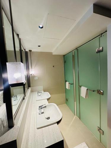 MADR Excellence at Novotel Acqua Manila - image 4
