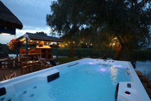 泳池, Casa Tasha in 多瑙瓦圖爾德喬斯