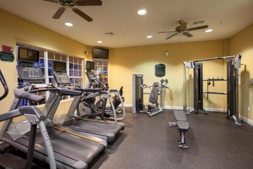 Special Offer Stylish Apartment at Vista Cay Resort - image 14