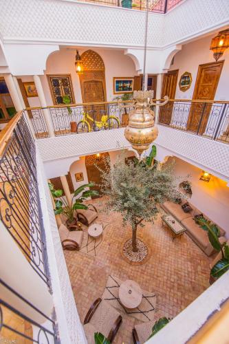 room detail thumbnail 1