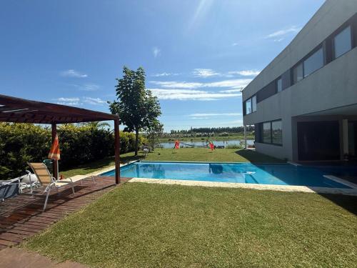 Casa Sobre Lote Al Agua en Tigre - Dique Lujan in Dique Lujan