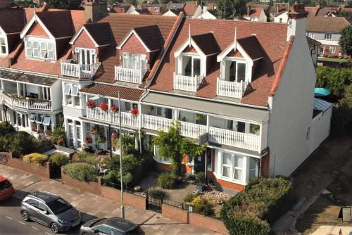 Beaches Guest House - main image